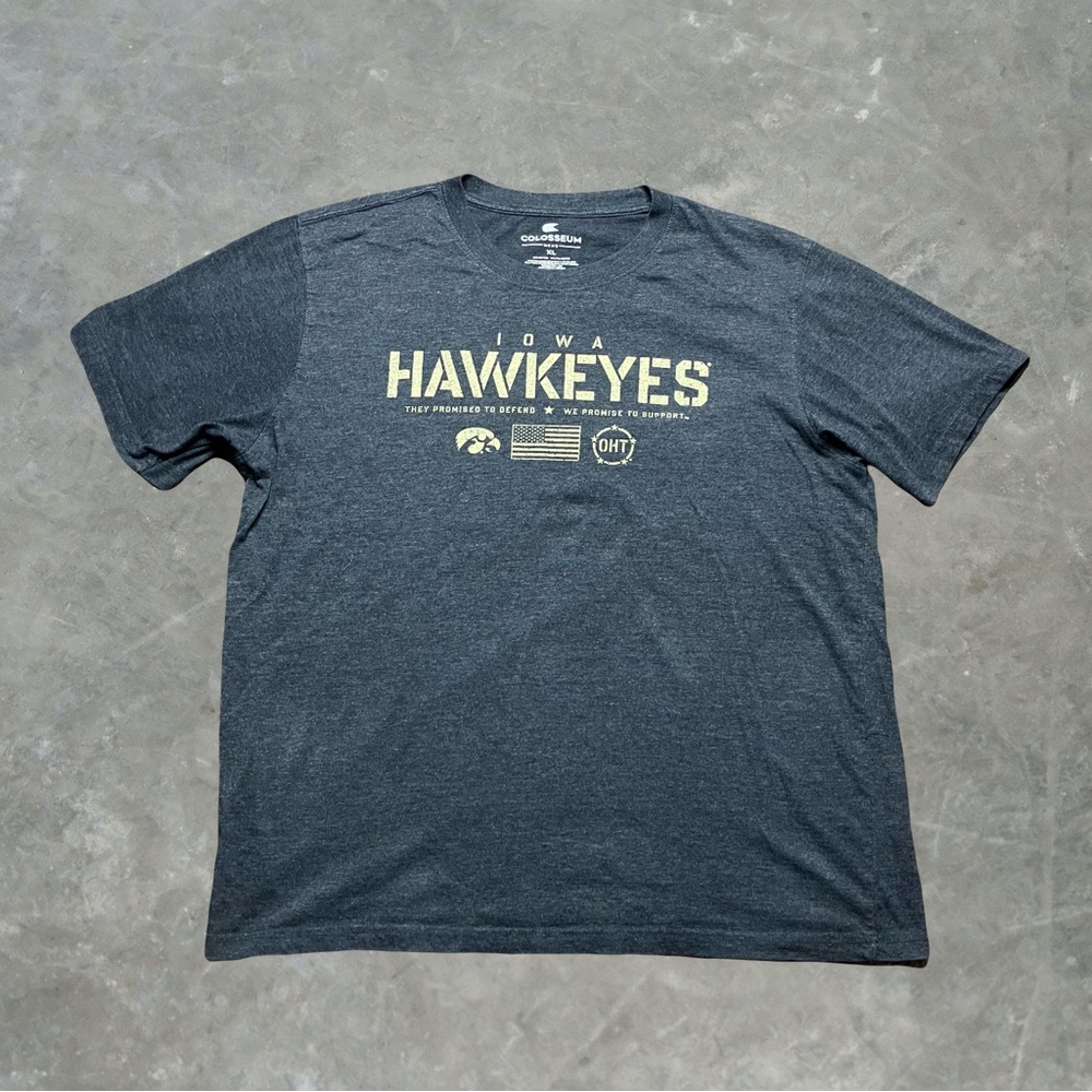☀️ Iowa Hawkeyes OHT College Football Graphic Tee Mens Size XL Black Colosseum